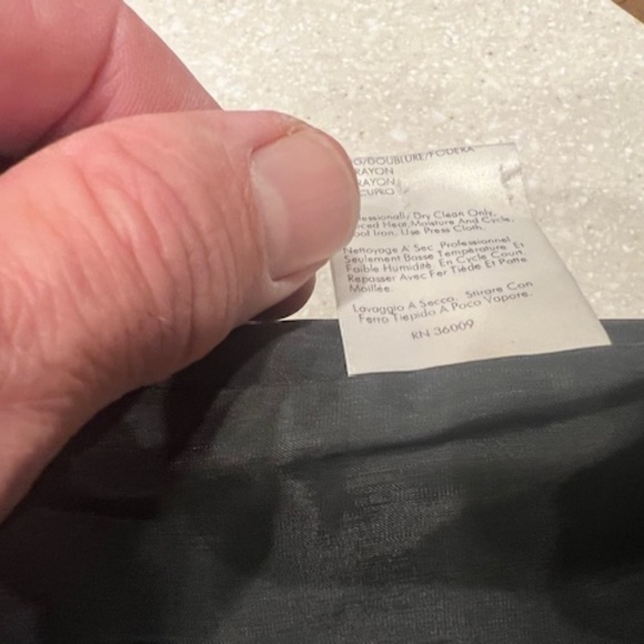 Womens Calvin Klein Collection wool, cashmere, nylon, and spandex suit. - Picture 10 of 16